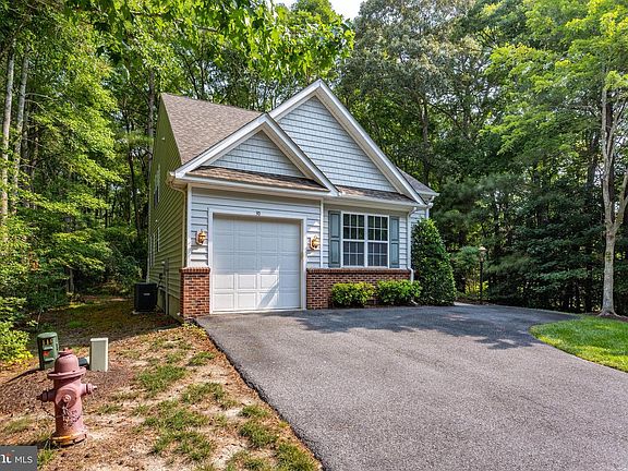 4th image of 30 Chatham Ct