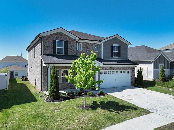 4th image of 40 Keller Ct