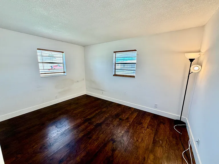 2821 Duke Ln — Photo 13
