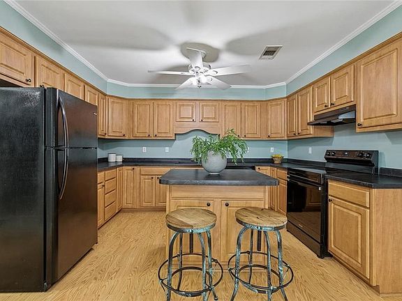 5th image of 14058 Randall Ave