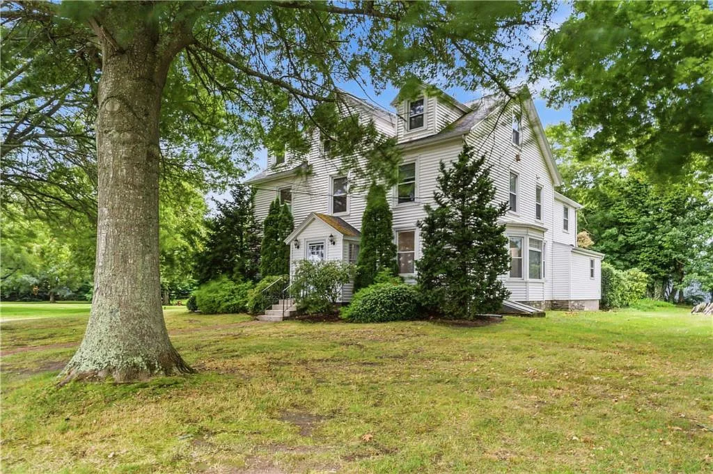 4 bed, 3176 sqft, $4,000 — Photo 2