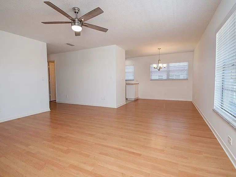 74 Royal Oak Ct #206 — Photo 4