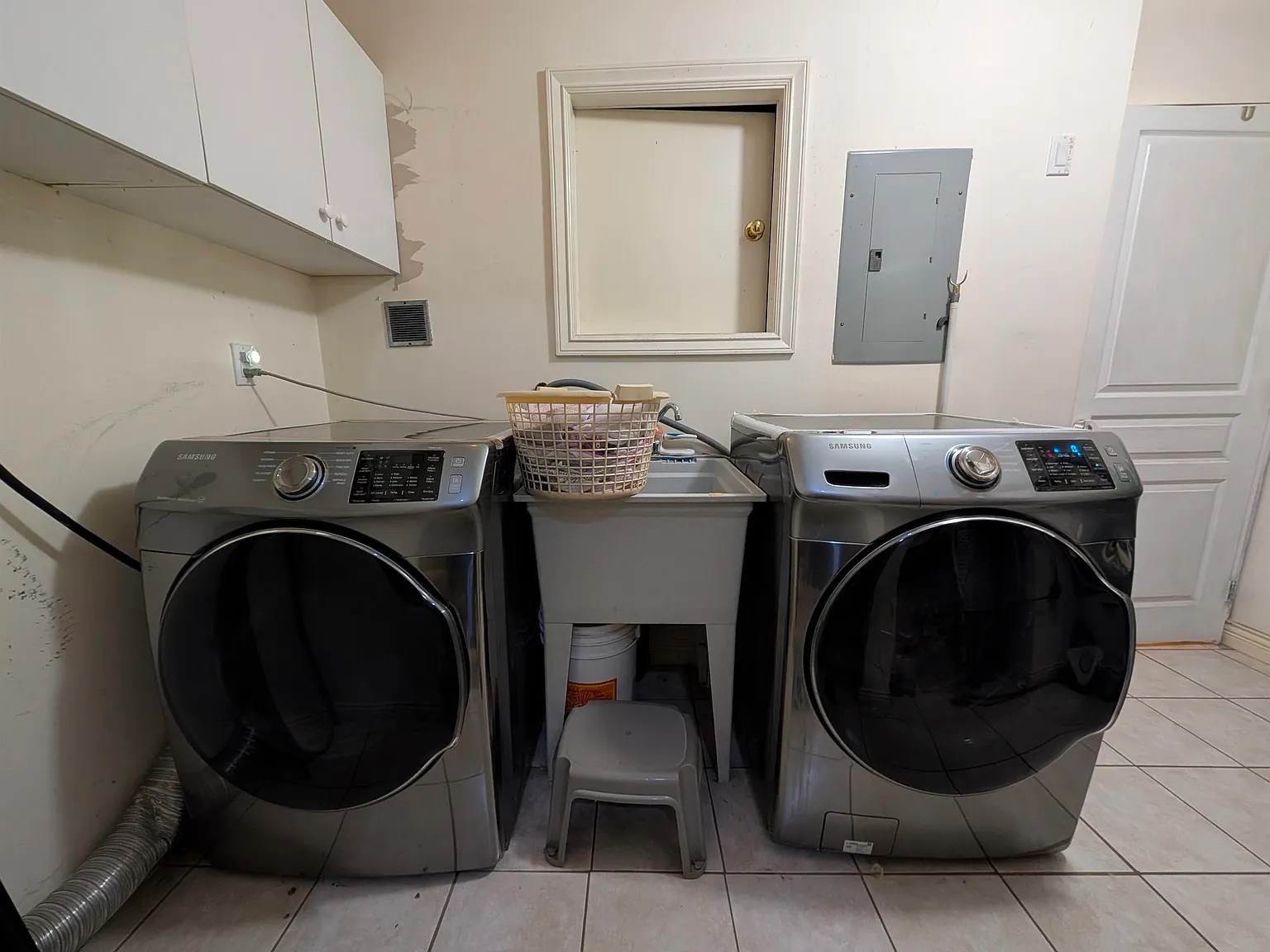2 bed, 2000 sqft, $550 — Photo 3