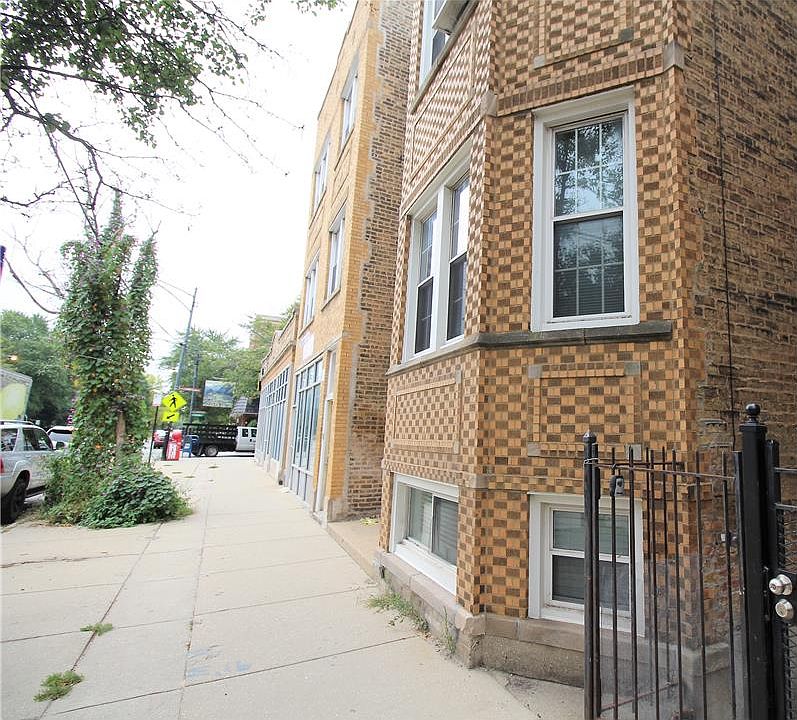 1st image of 3906 N Ashland Ave #3