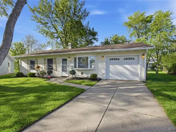 92 Ridgedale Cir, Tonawanda, NY 14150