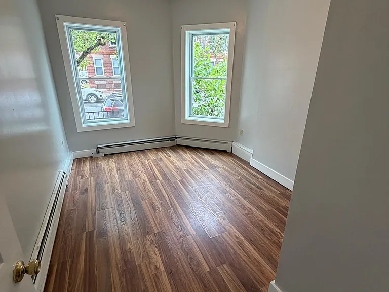 104-106 Beech St #1L — Photo 9