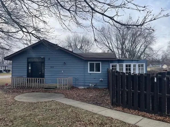 618 Daisy Ln, Round Lake Beach, IL 60073