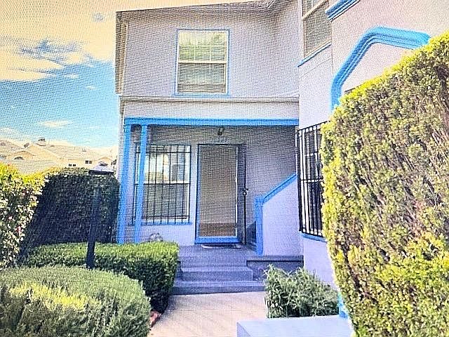 1st image of 10225 S 8th Ave #1/2