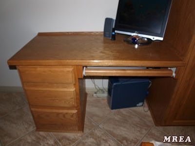 Build-In-Desk