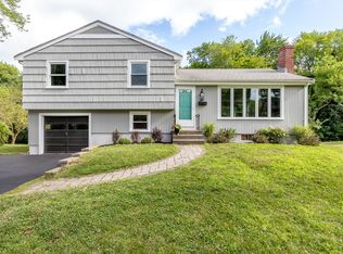 8 Irving Dr, Walpole, MA 02081
