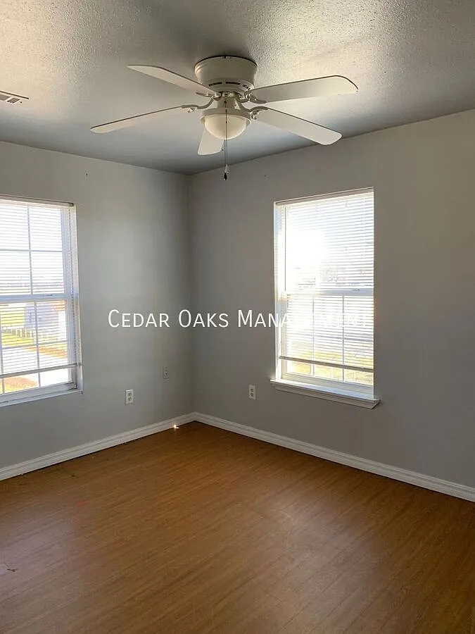 1 Bedroom Home on Virginia Street — Photo 2