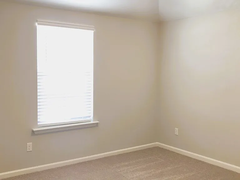 1052 Mulford Loop — Photo 16