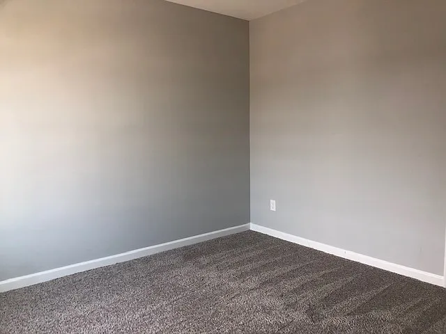 208 Gretzky Pkwy — Photo 5