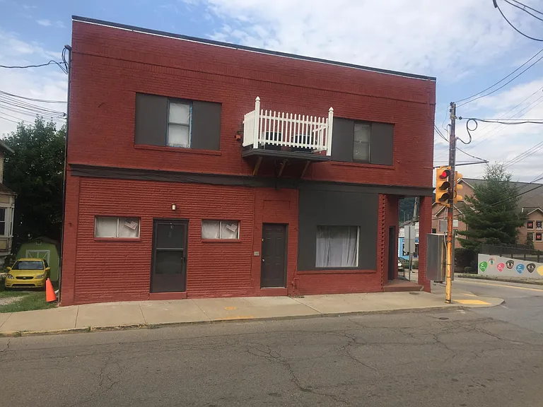 State Avenue front elevation
