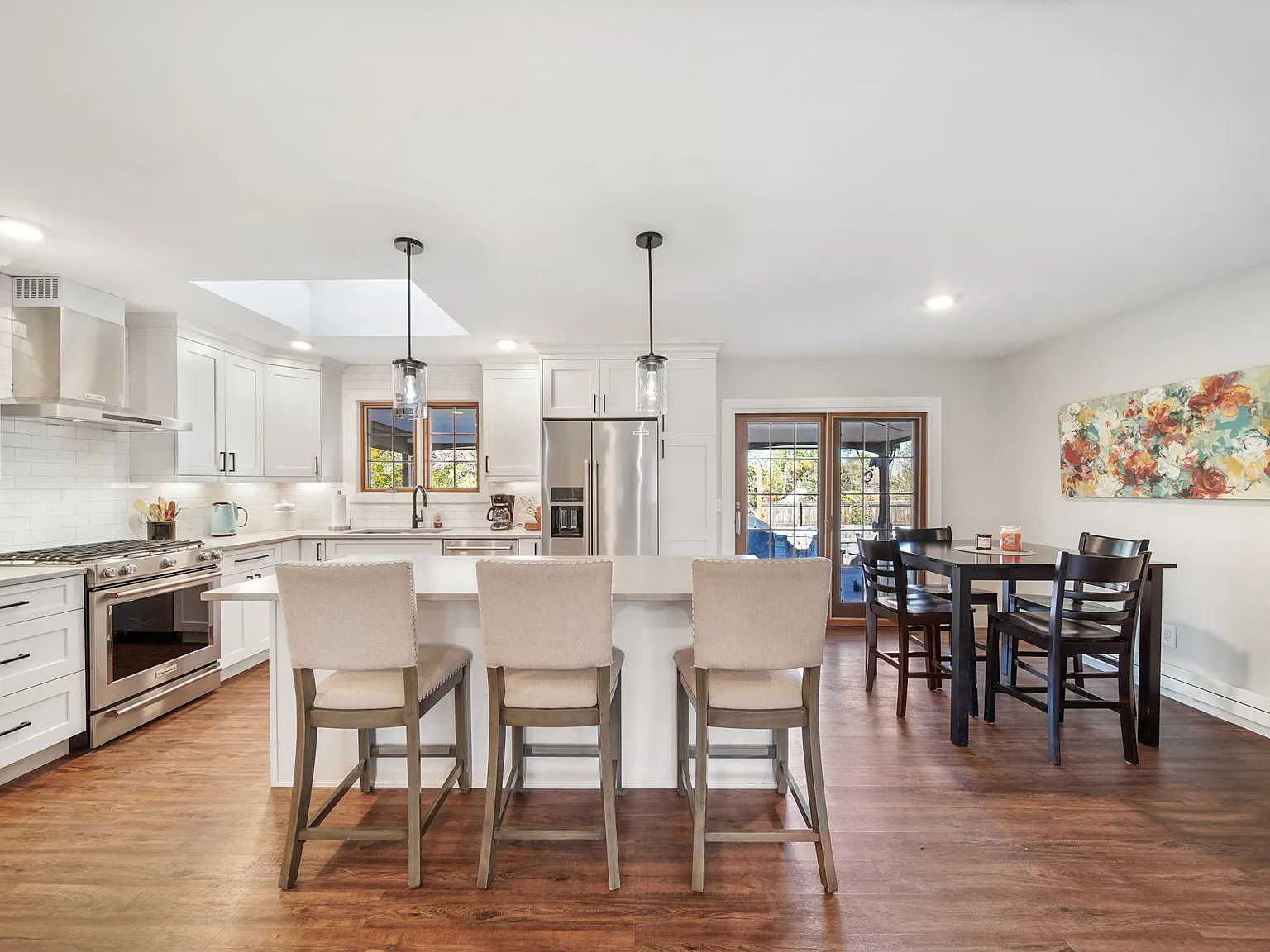 3 bed, 2004 sqft, $4,250 — Photo 3