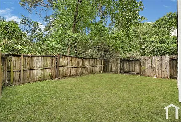 146 S Walden Elms Cir — Photo 4