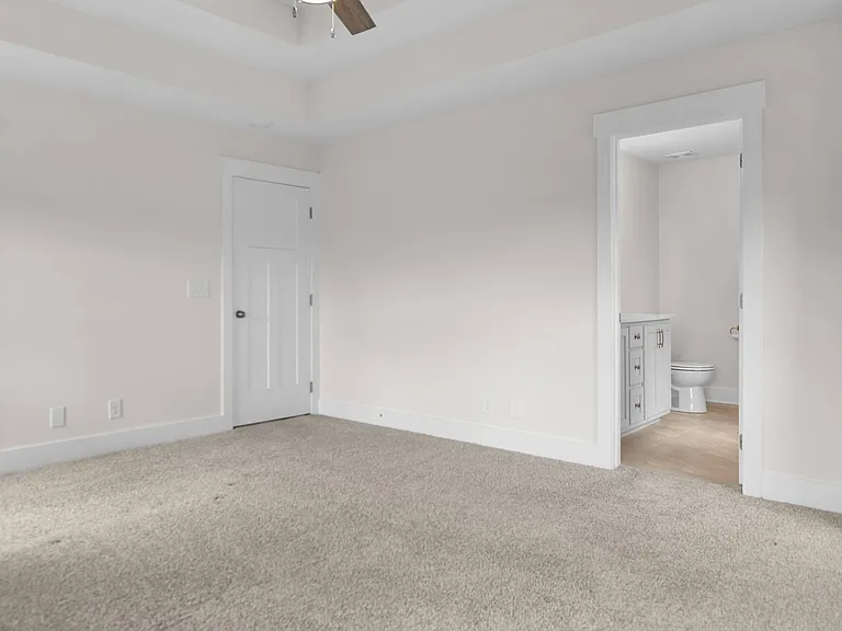 393 Frontier Dr — Photo 13