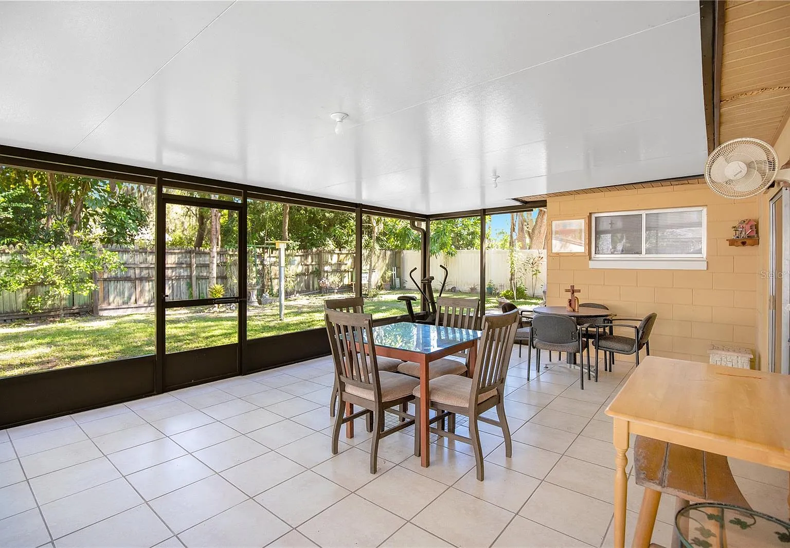 3 bed, 1100 sqft, $2,150 — Photo 4