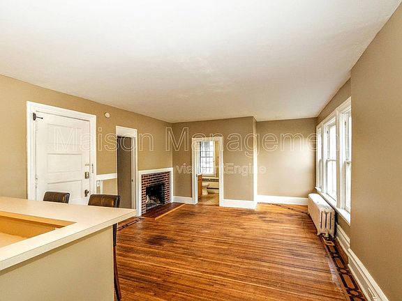 3rd image of 595 University Ave #1