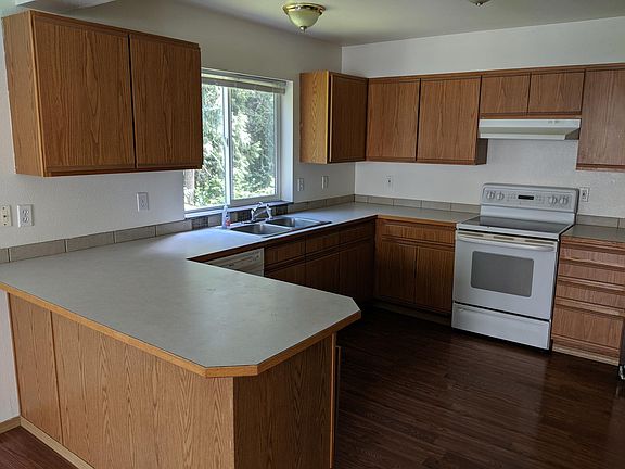 3rd image of 7320 194th Ave E #A