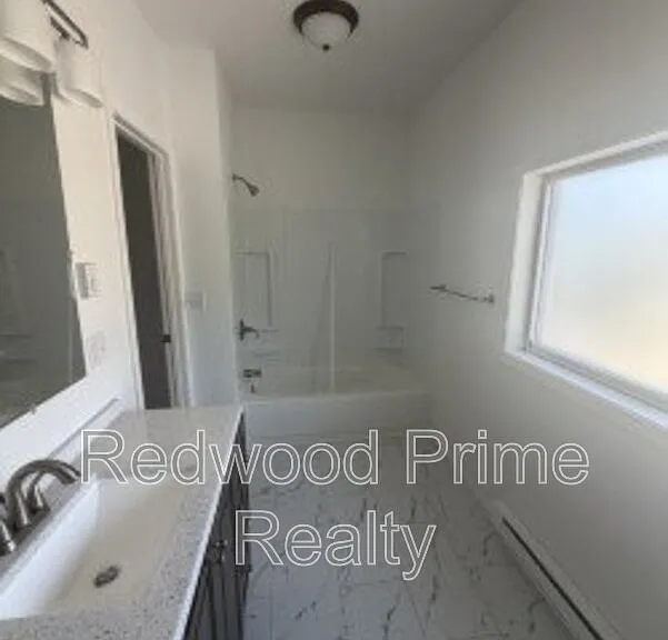 201 Howard Ave — Photo 5