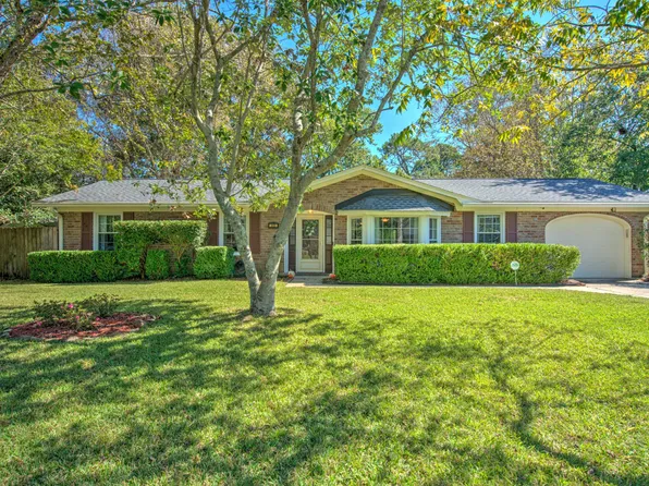 205 General Dennis Dr, Summerville, SC 29486