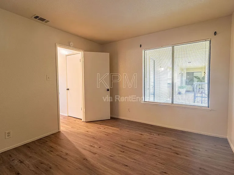 1311 W Century Blvd #42 — Photo 15
