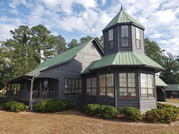 84 Beecher Rd, Hazlehurst, GA 31539