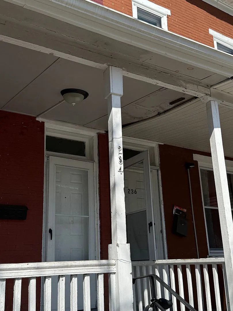 Building Photo - 234 Walnut Ave