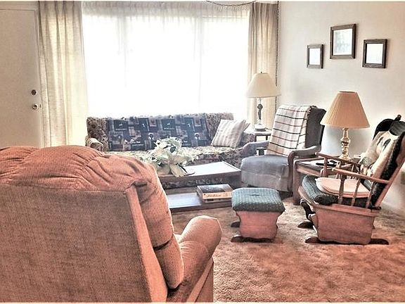 2nd image of 1665 Hastings Dr
