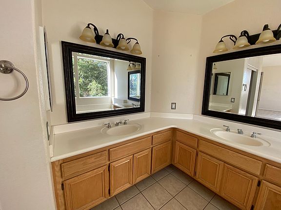 4th image of 1049 La Marillo Cir