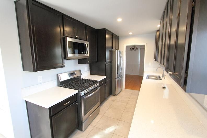 1st image of 6139 Adelaide Ave