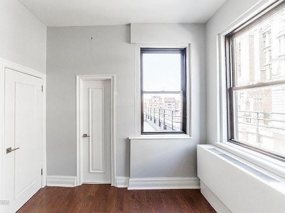 3rd image of 240 W 73rd St APT 1701