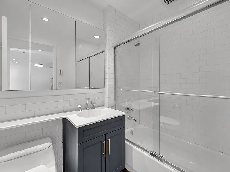 516 W 47th St #S1B — Photo 10