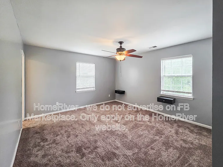 9444 Stately Oak Ln — Photo 10