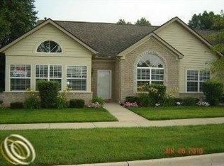 36062 Abbey Dr #61, Westland, MI 48185