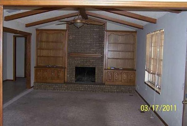 2nd image of 9905 S Hillcrest Dr