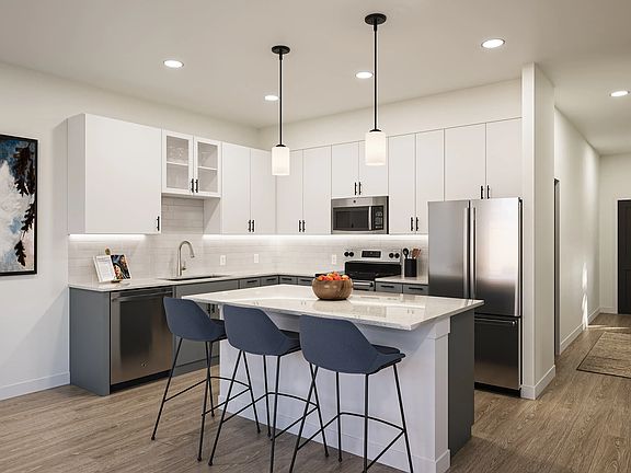 5th image of 1300 49th St E #1-2