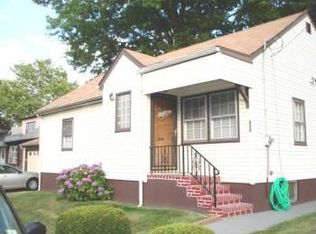 830 Cedar Ave, Secaucus, NJ 07094