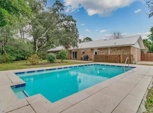 124 Palmetto Rd, Gulf Breeze, FL 32561