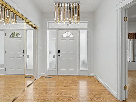 3rd image of 485 Regency Dr