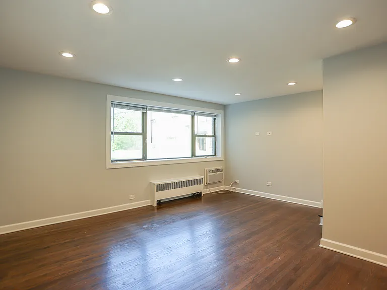 6803 N Ridge Ave #106 — Photo 4