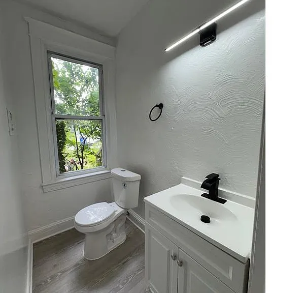 2800 W Cold Spring Ln — Photo 8
