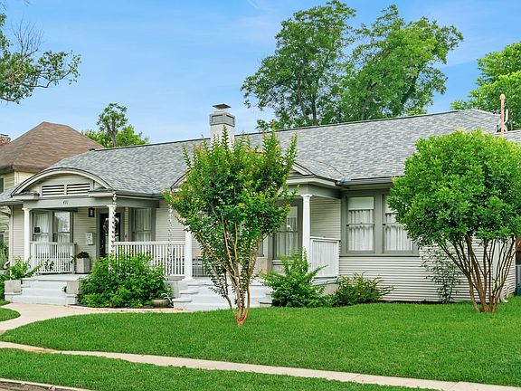 2nd image of 431 Queens Crescent St