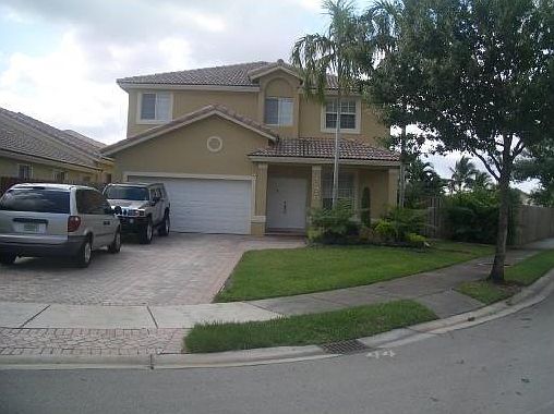 1st image of 10930 NW 72nd St