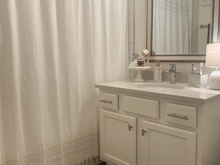 2nd Ave 1BR Cottage Bathroom