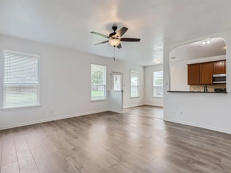 131 Lavaca Loop — Photo 6