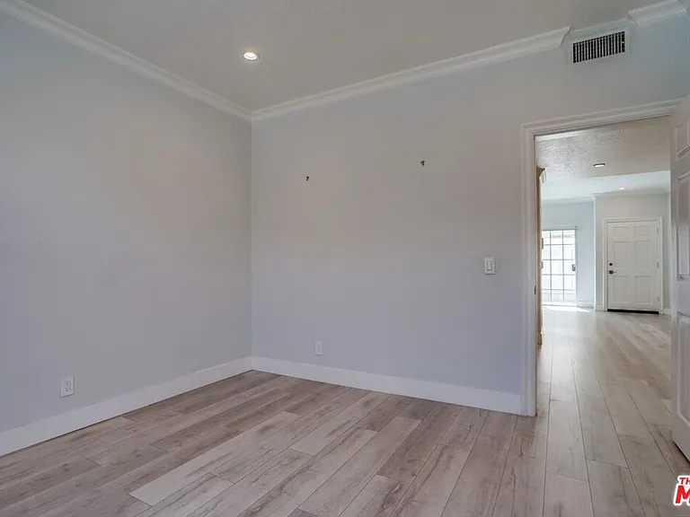 1034 S Shenandoah St #2 — Photo 12