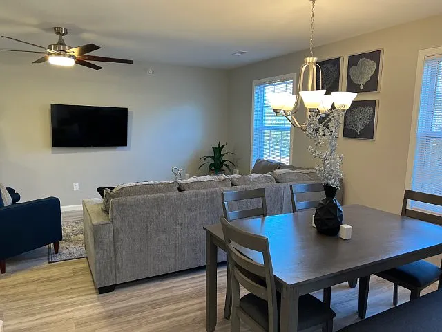 Adam Street Apartments — Photo 37