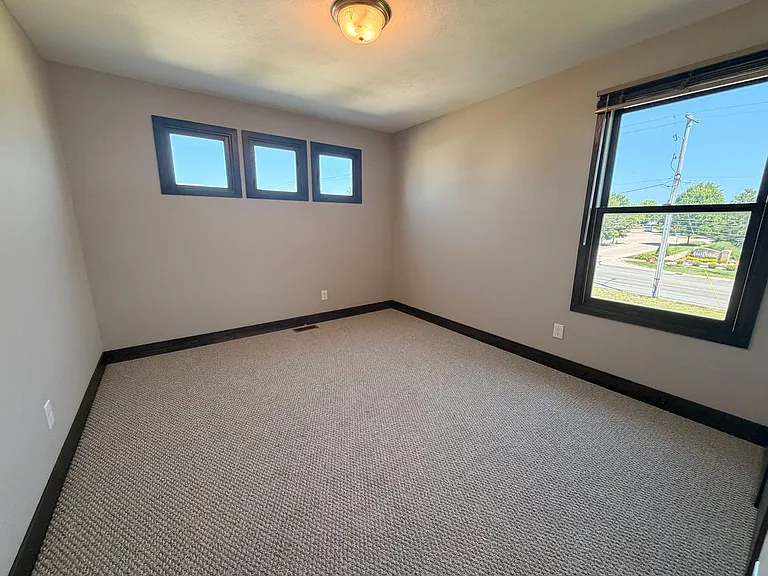 6830 Avalon Dr SE — Photo 16